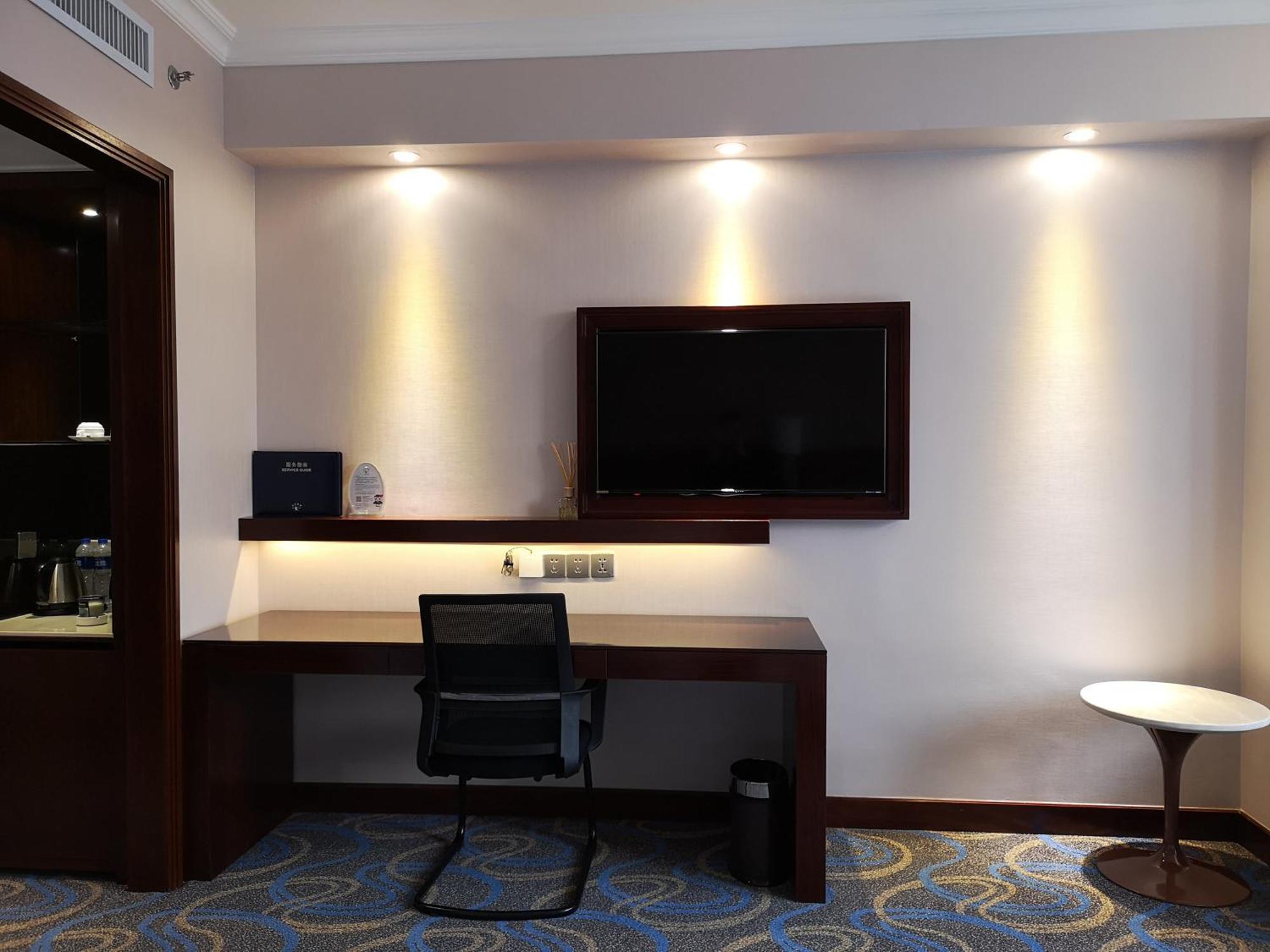 Ocean Hotel Guangzhou - Free Shuttle Bus To Canton Fair, Tao Jin Railway Station Exterior photo
