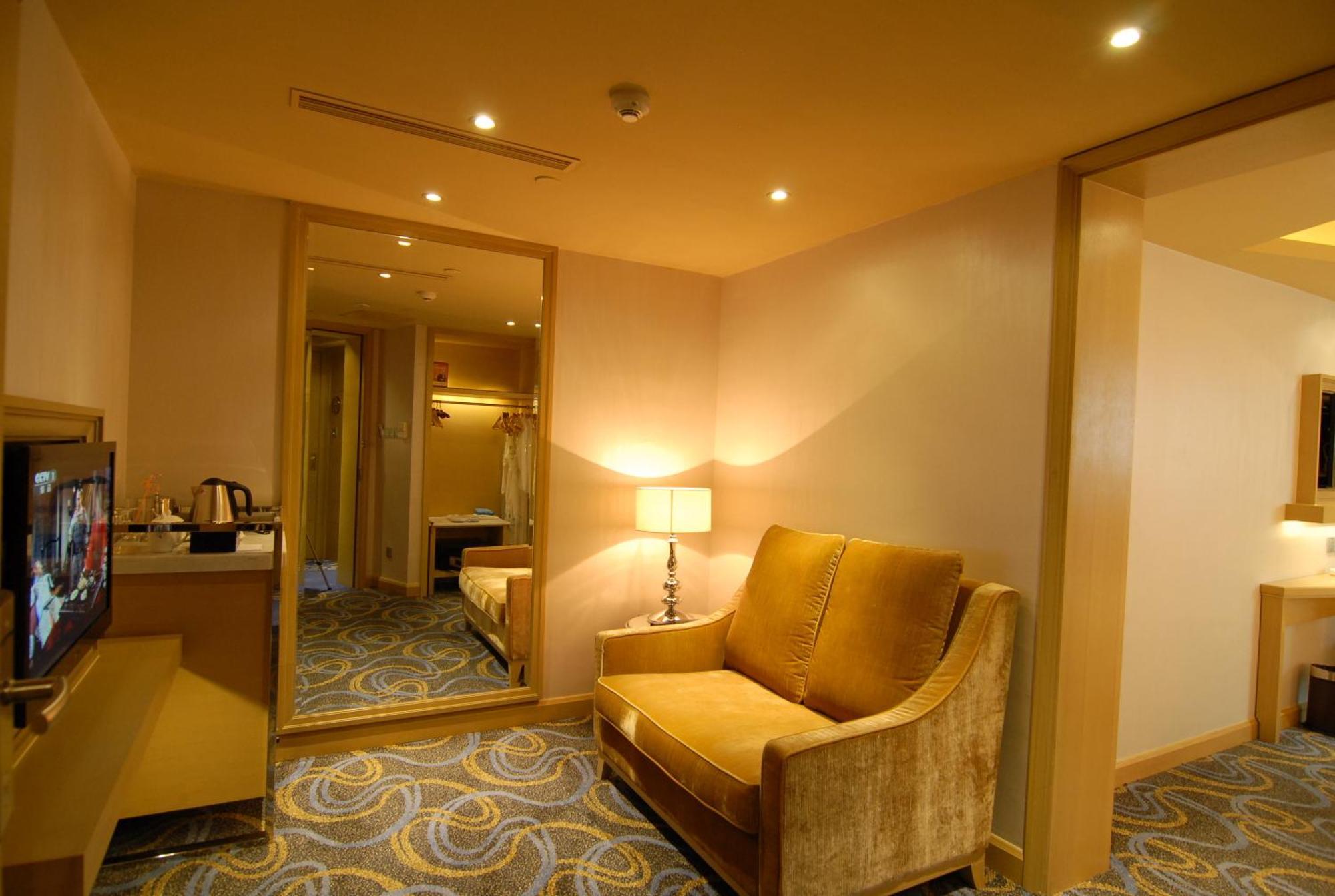 Ocean Hotel Guangzhou - Free Shuttle Bus To Canton Fair, Tao Jin Railway Station Exterior photo